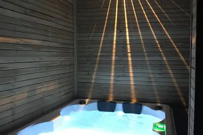 Image de Maison 8p avec spa et jardin, au calme, proches plages et commerces