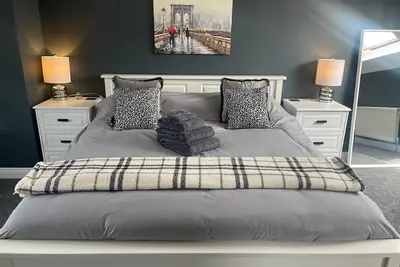 Image de Beautiful Newly Renovated Village Townhouse