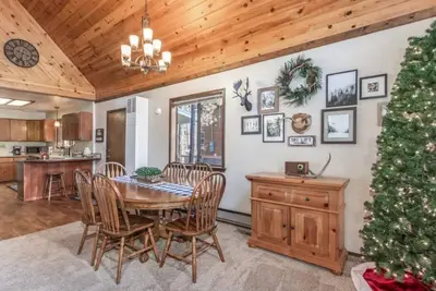 Image de Christmas Cottage - Cozy cabin in the Pines!