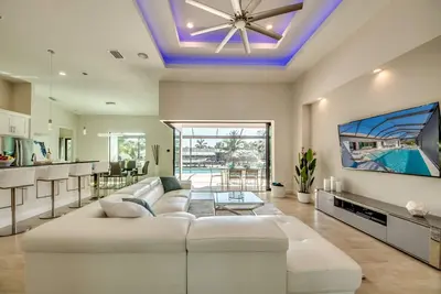 Image de Villa Aesthetic, extravagant villa in yacht club area, south facing