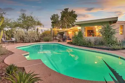 Image de Cactus Oasis in Old Town Scottsdale with Private Pool and hot tub!