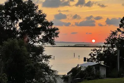 Image de Daphne Scenic Bay View Condo