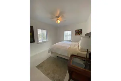 Image de Minimalistic Charm & Comfort in the Heart of Miami