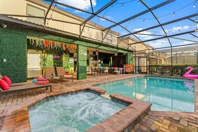 Image de 15 min to Disney – Pool – Hot Tub – Theatre – Gym - Game Room - Pets Ok