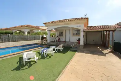 Image de Casa Marieta, Idéal pour vos vacances, proche de la mer, wifi gratuit, air climatisé en option, piscine privée, animeaux de compagnie autorisés, plage pour chiens