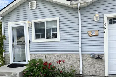 Image de Experience Glacier with Modern amenities--3brm 2bath