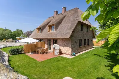 Image de Strandhus 2 - beautiful, high-quality thatched house with great facilities!