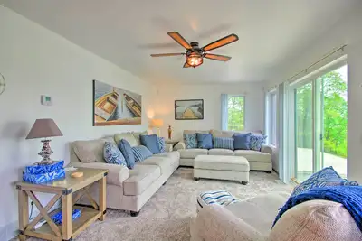 Image de Sunrise Beach Escape on Lake of the Ozarks!
