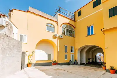 Image de Apartment in historic building in the center and on the sea