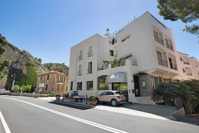 Image de Appartement \"18 Mehari\" adapté aux animaux domestiques avec balcon et Wi-Fi