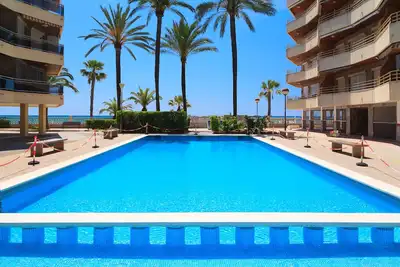 Image de Appartement en Bord de Mer avec Piscine · Uhc Sol De ESPAÑA 054