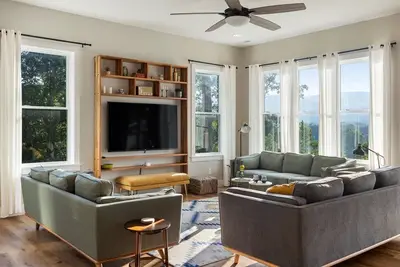 Image de The Woodland Lodge | Hot Tub | Mtn Views | Pool Table | 21 People | 6 Bed, 3. 5 Bath