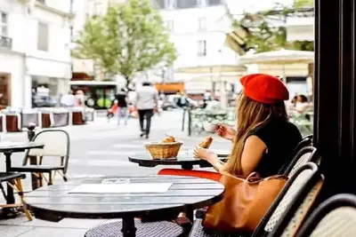 Image de 100sqm Tuileries Uber Luxury-Rue Saint Honore