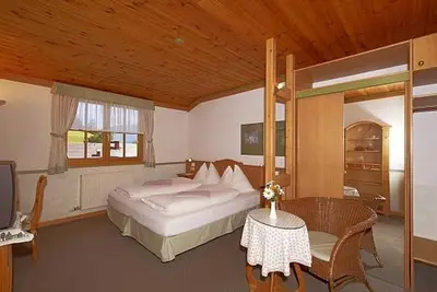 Image de Double room with shower, Wc - Blasiwirt, Landgut