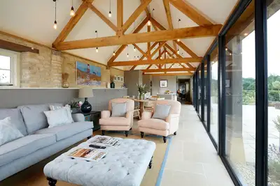 Image de Recent Cotswolds Barn Conversion near Bibury