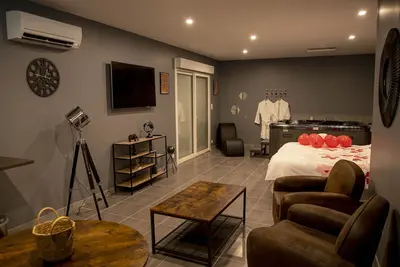 Image de The cozy little nest parenthesis with Jacuzzi