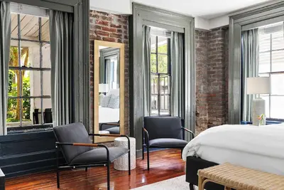 Image de The Inns - Beautifully Designed 3 Bedroom Apt!