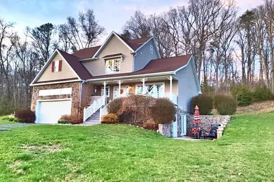 Image de Shenandoah Valley - Oak Hill - Hot Tub - 2 Miles to I-81