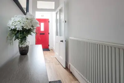 Image de Spacious 4 Bed -Maison-Large-Salle de bain privée séparée-Terrasse