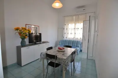 Image de Three-room apartment 50 meters from the sea