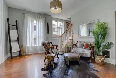 Image de Tucker-Combined · 3 Properties in 1! Midtown's Best Historic Retreat