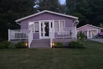 Image de Little slice of Heaven experiencing Lake Erie - private beach access