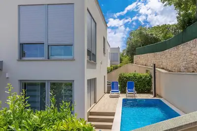 Villa Sapphire with Heated Pool