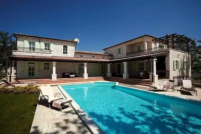 Image de Villa Green Estate with Pool