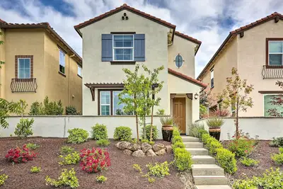 Image de Relaxing Roseville Home w/ Outdoor Amenities