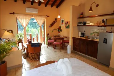 Image de Water Views! Luxury Boho In-Village Apt #3