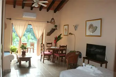 Image de Water Views! Luxury Boho In-Village Apt #4
