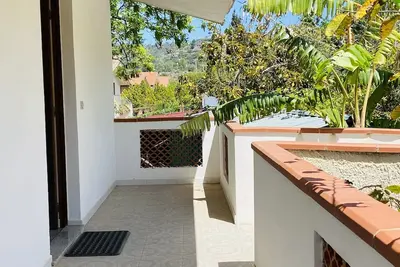 Image de Detached cottage with sea view, 2 minutes from the beach - parking space.