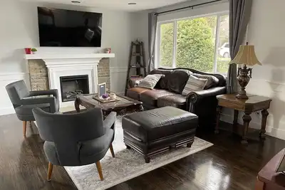 Image de Spacious 4 Bedroom House in Quiet Neighborhood, near Light Rail