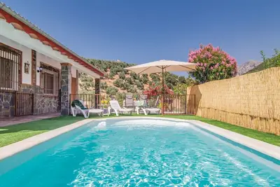 Image de Belle maison de vacances privée avec climatisation, piscine privée, Wifi, Tv, patio, parking