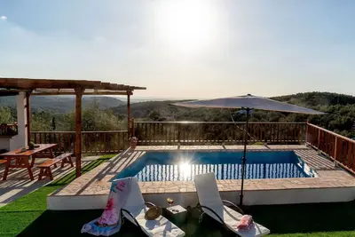 Image de Maison de vacances privée avec piscine privée, climatisation, Wifi, Tv, terrasse, parking