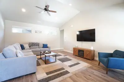 Image de Modern Cabin in the Pines - Cozy, Comfy, & Clean - Minutes from Nau!