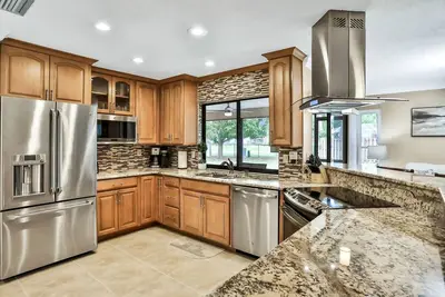Image de Completely renovated dog-friendly home w\/pond views, grill & close to Siesta Key