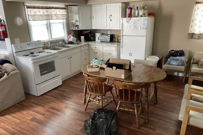 Image de Lofted Private Bayside Bungalow - 6 blocks from beach!