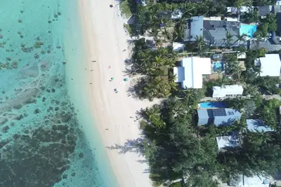 Image de Ipomea bungalow les pieds dans l'eau sur le lagon La Saline les Bains