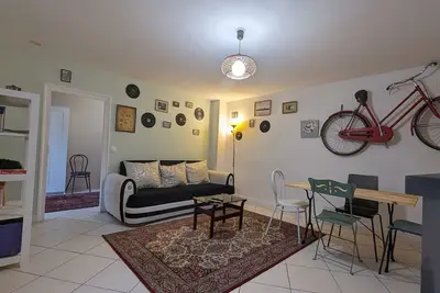 Image de Chez ma petite Reine 1, appartement rétro au cœur de Pontoise