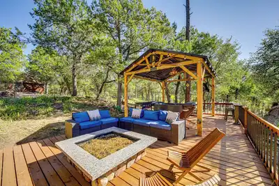 Image de Hot Tub, Game Room: Pet-Friendly Pine Cabin!