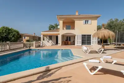 Image de \"Villa Sayana\" avec vue sur les montagnes, piscine, jardin et Wi-Fi.