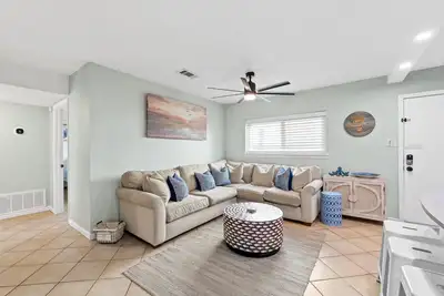Image de New! “Coastal Cove”! Dog Friendly, Free Activities Included!
