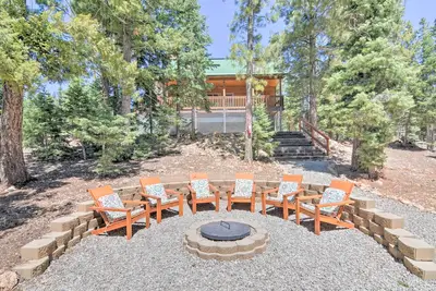 Image de Duck Creek Village Cabin Near National Forest!