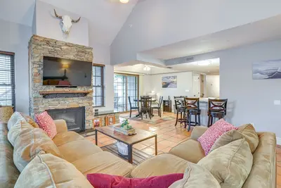 Image de Walk to Park: Snowbird Haven w/ Pool in Scottsdale