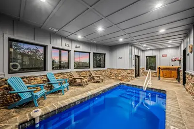 Image de Brand New - Indoor Pool, Outdoor Living, Mountain Views!