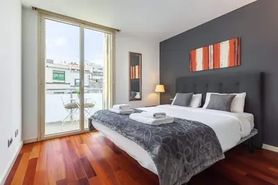 Image de 3bedroom Duplex with balcony in plaza Cataluña