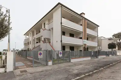 Image de Property on the sea with terrace with barbecue and private garden with parking space.