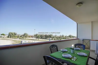 Property on the sea with terrace with barbecue and private garden.