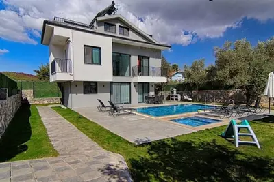 Fethiye Ölüdeniz de 3+1 Özel Havuzlu Lüks Villa